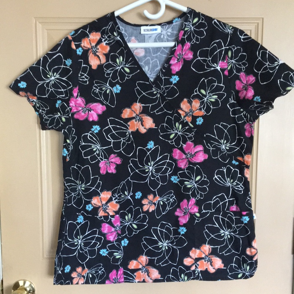 Scrub Top with Flowers
